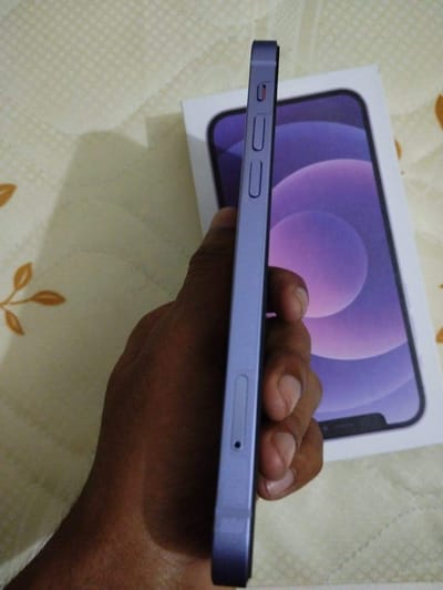 I PHON 12_img_1