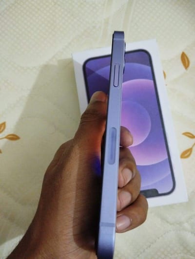 I PHON 12_img_3